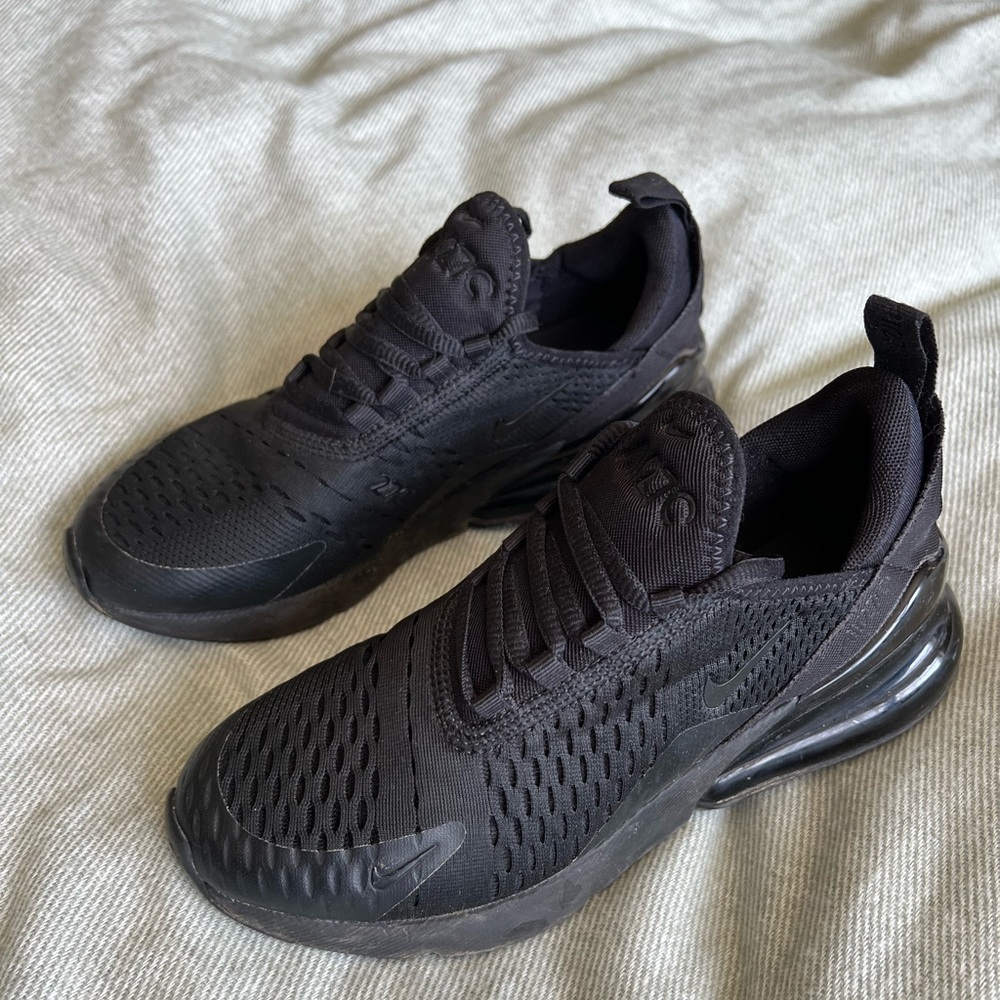 Nike AIR MAX 270